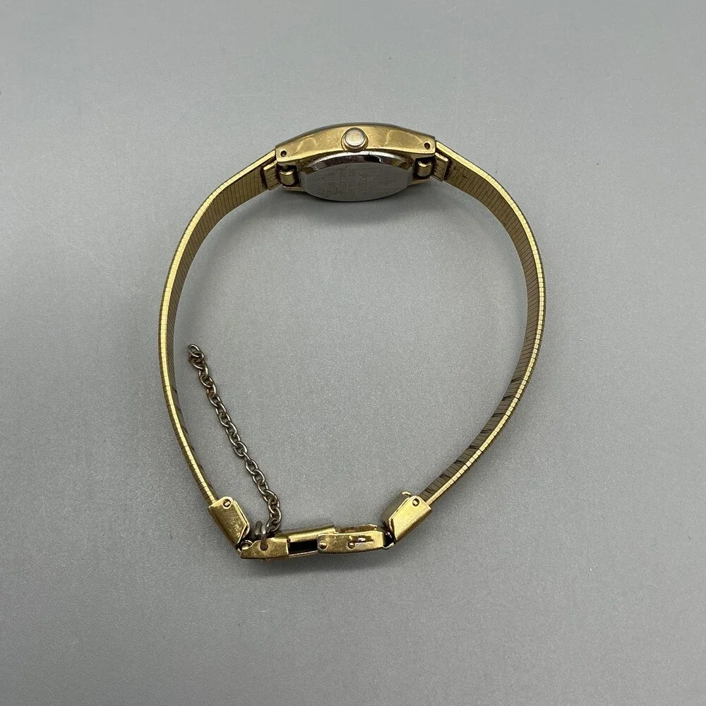 Vtg Pulsar Womens Watch 17mm Gold Tone Bracelet V811-5880 New Battery 6.75